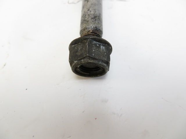 AXE DE ROUE ARRIERE