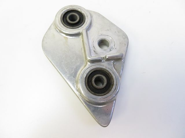 PLATINE AVANT DROITE