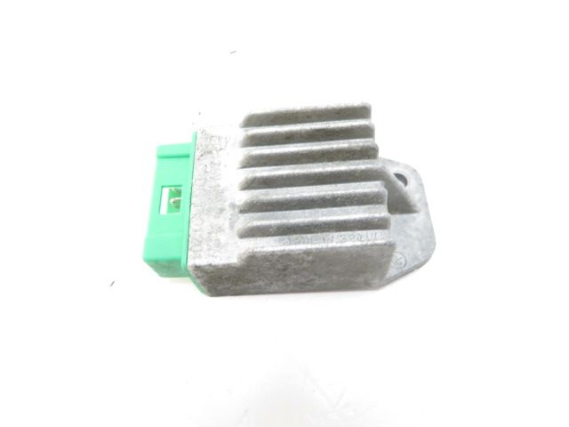 REGULATEUR DE TENSION