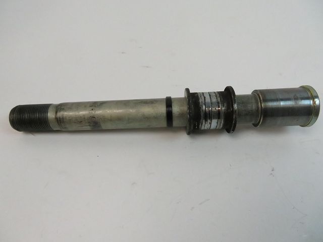 AXE DE ROUE AVANT