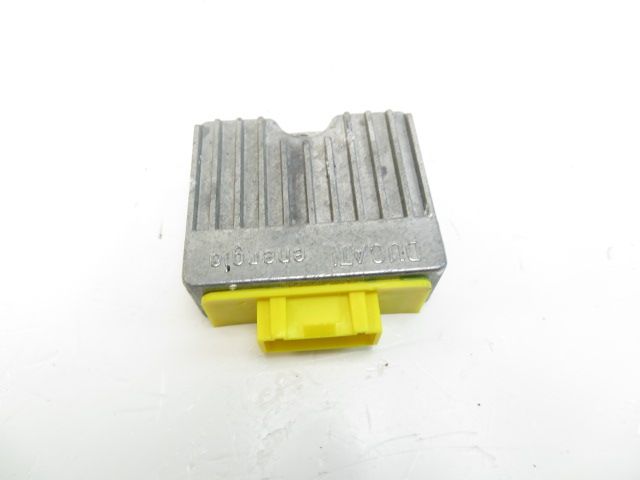 REGULATEUR DE TENSION