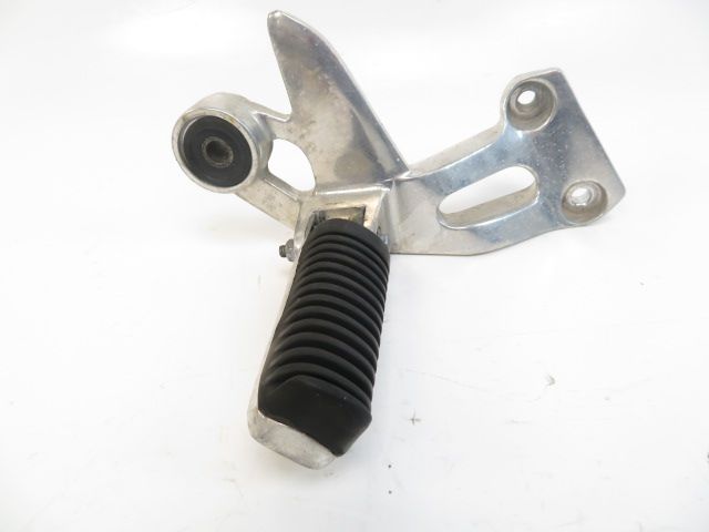 PLATINE ET REPOSE PIEDS ARRIERE DROIT