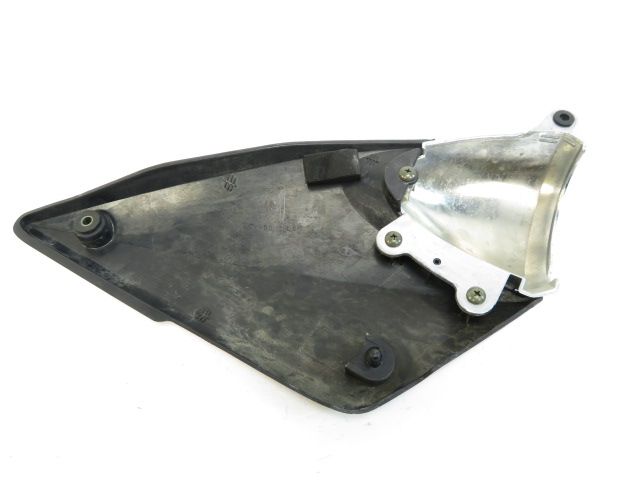 CACHE LATERAL GAUCHE