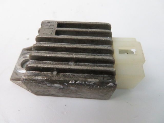 REGULATEUR DE TENSION