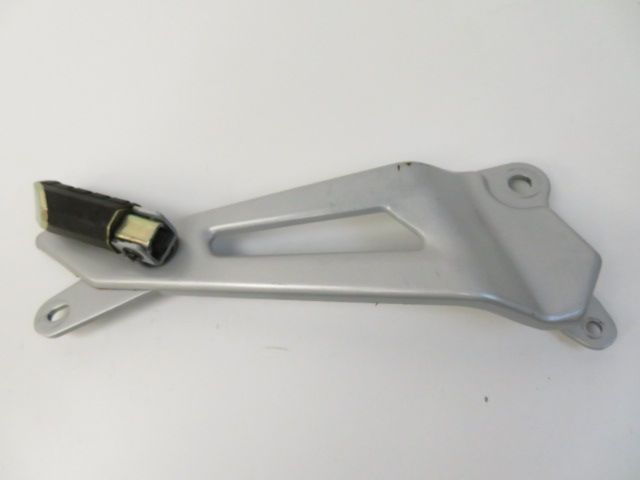 PLATINE ET REPOSE PIEDS ARRIERE DROIT