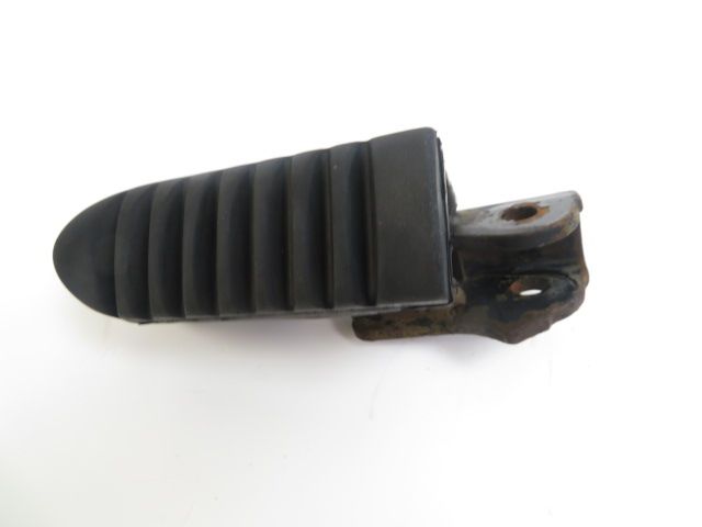 Repose pieds avant gauche