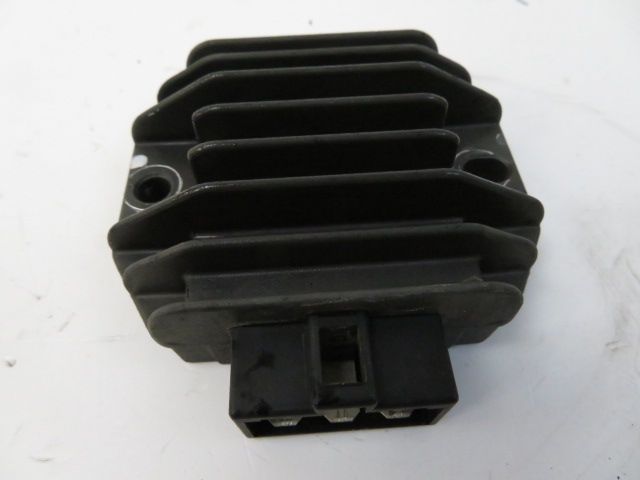 REGULATEUR DE TENSION