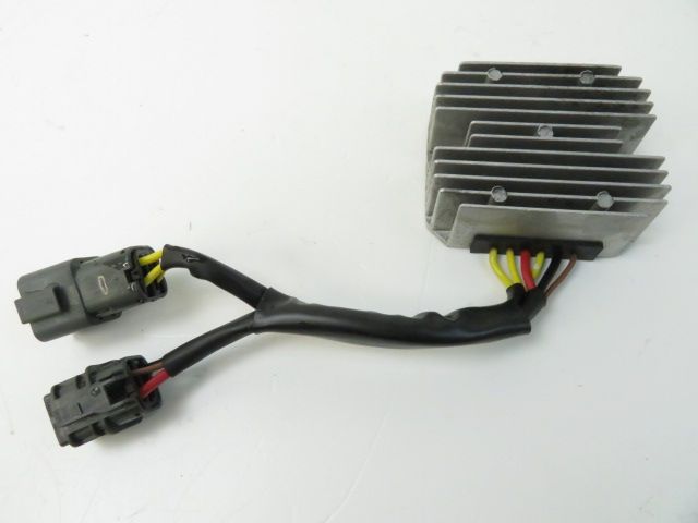 REGULATEUR DE TENSION