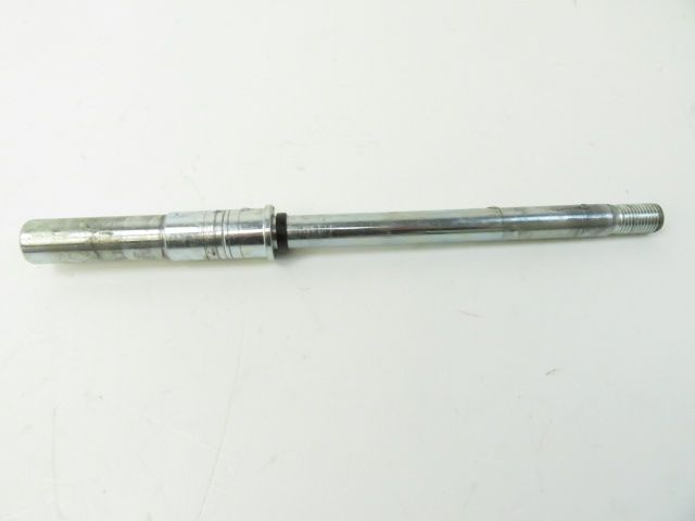 AXE DE ROUE AVANT