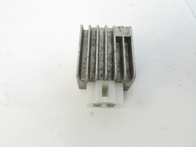 REGULATEUR DE TENSION