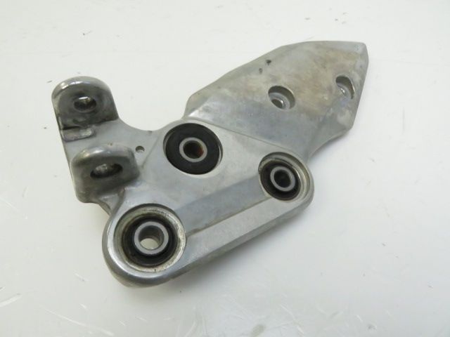 PLATINE AVANT DROITE