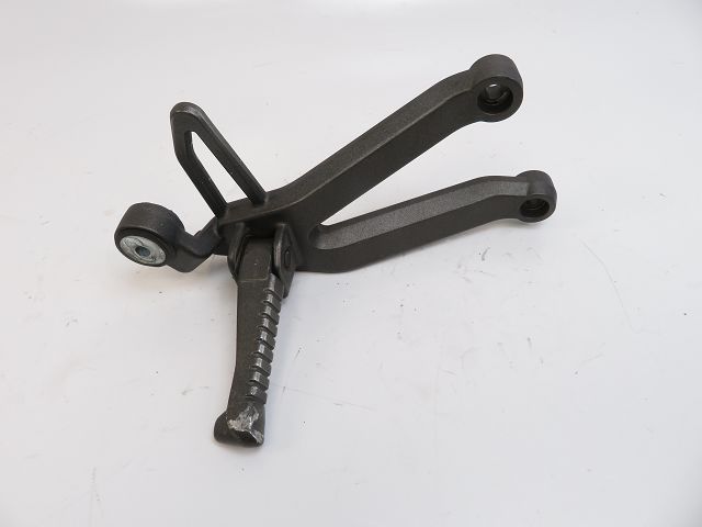 PLATINE ET REPOSE PIEDS ARRIERE DROIT