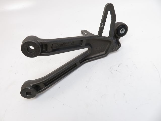 PLATINE ET REPOSE PIEDS ARRIERE DROIT