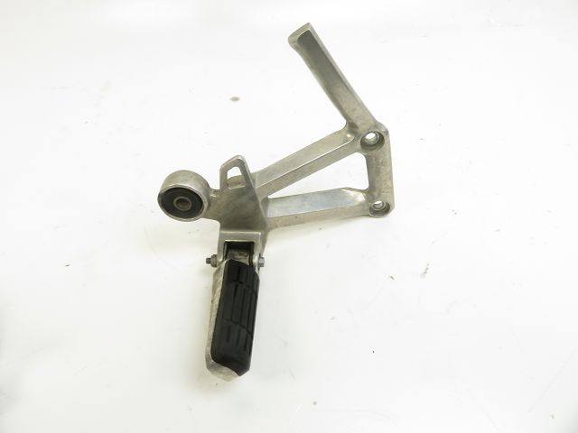 PLATINE ET REPOSE PIEDS ARRIERE DROIT