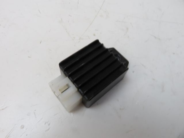 REGULATEUR DE TENSION
