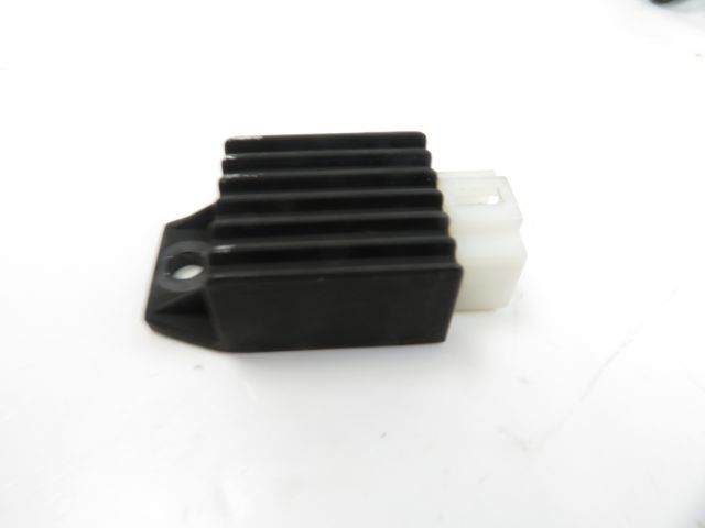 REGULATEUR DE TENSION