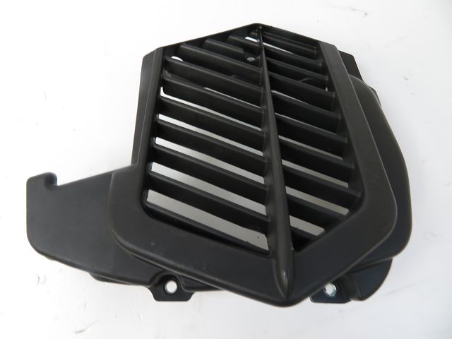 GRILLE DE RADIATEUR