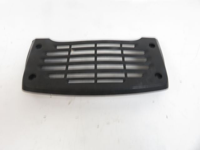 GRILLE DE RADIATEUR