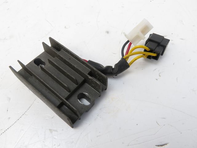 REGULATEUR DE TENSION