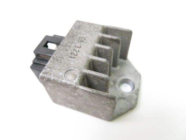 REGULATEUR DE TENSION