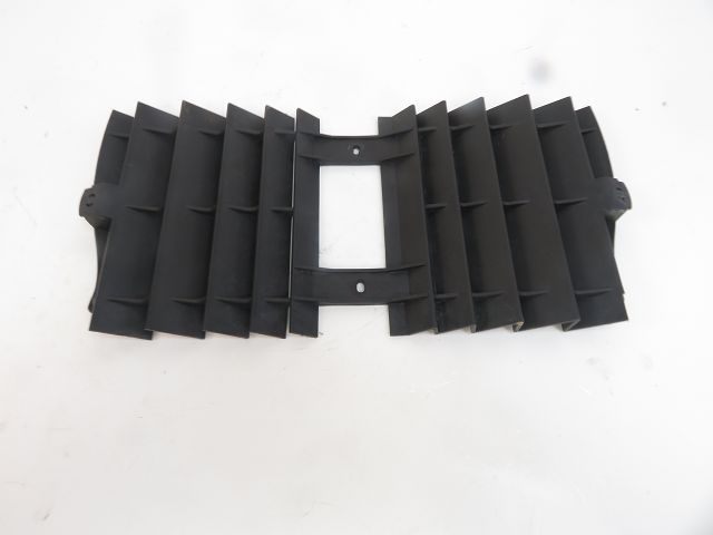 GRILLE DE RADIATEUR