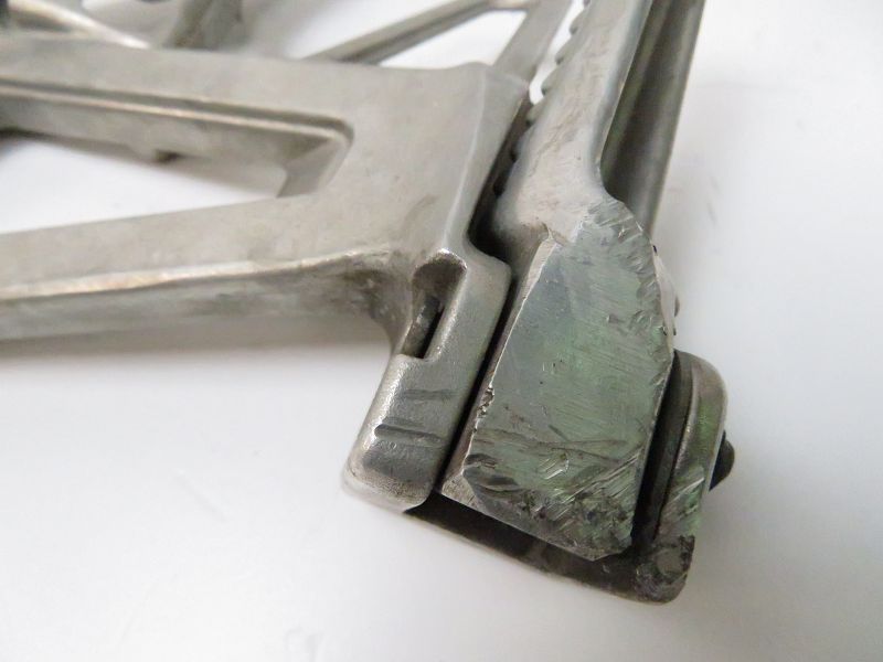 PLATINE ARRIERE GAUCHE COMPLETE