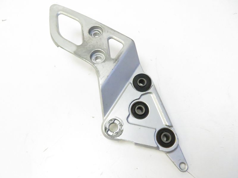 PLATINE AVANT DROITE