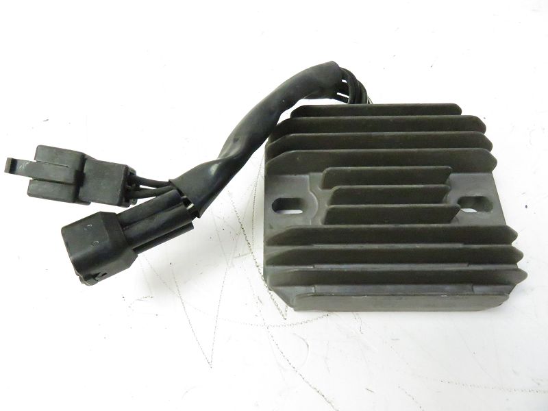 REGULATEUR DE TENSION