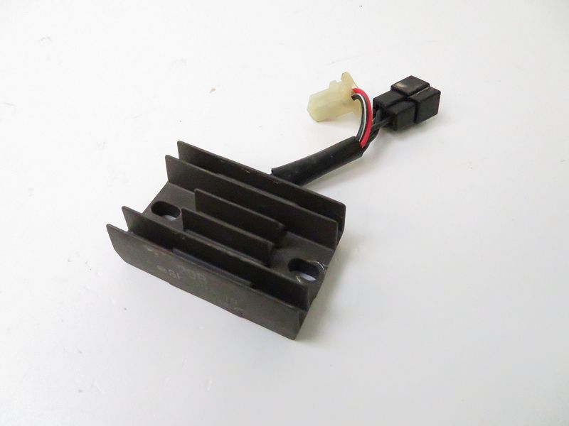 REGULATEUR DE TENSION