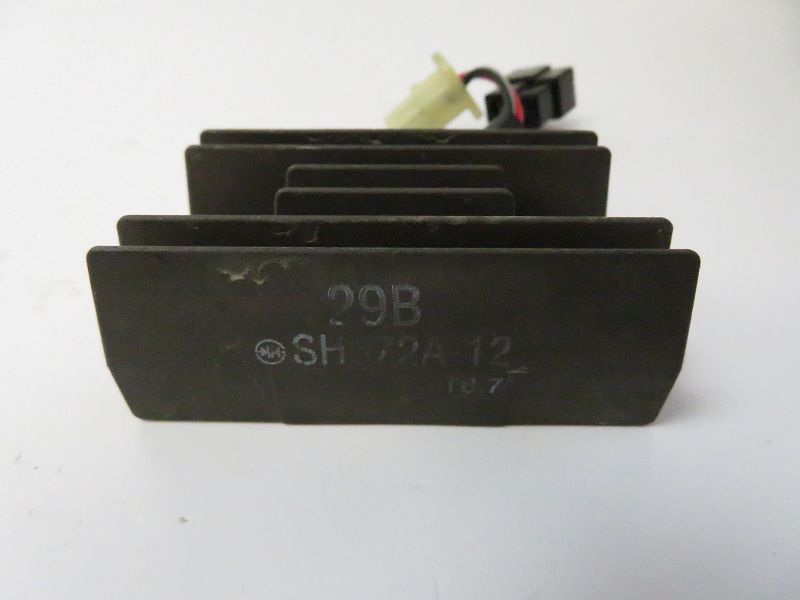 REGULATEUR DE TENSION