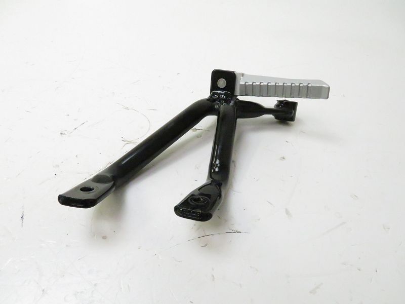 PLATINE ET REPOSE PIEDS ARRIERE DROIT