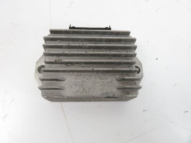 Regulateur de tension