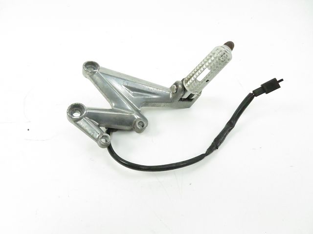 PLATINE AVANT DROITE