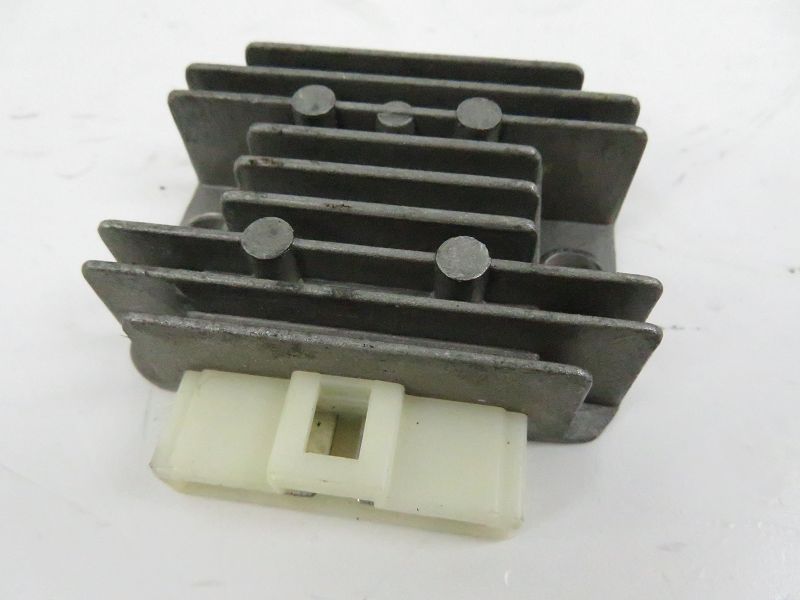 REGULATEUR DE TENSION