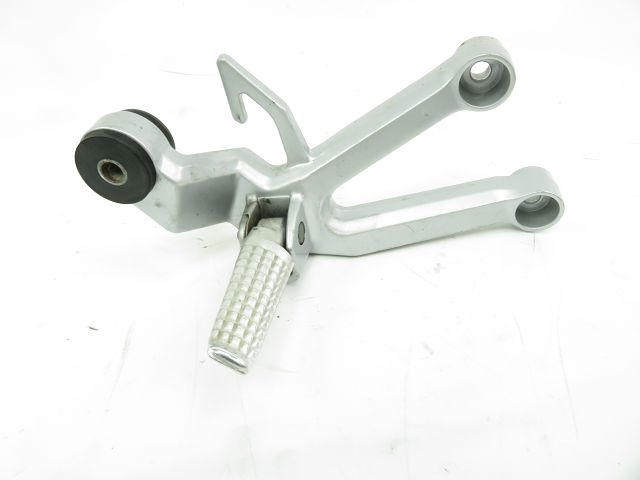 PLATINE ET REPOSE PIEDS ARRIERE DROIT