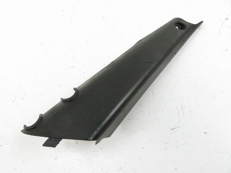 CACHE LATERAL GAUCHE