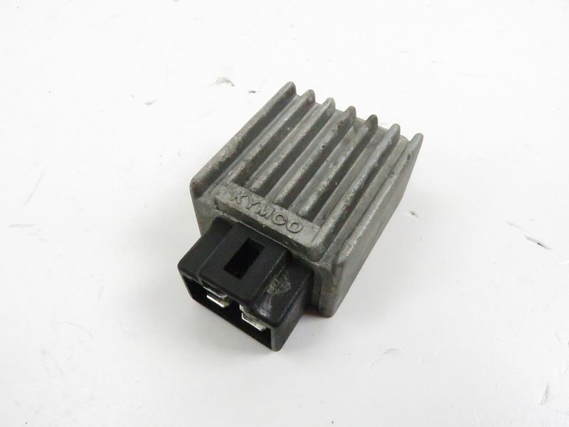 REGULATEUR DE TENSION