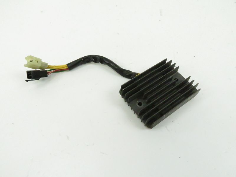 REGULATEUR DE TENSION
