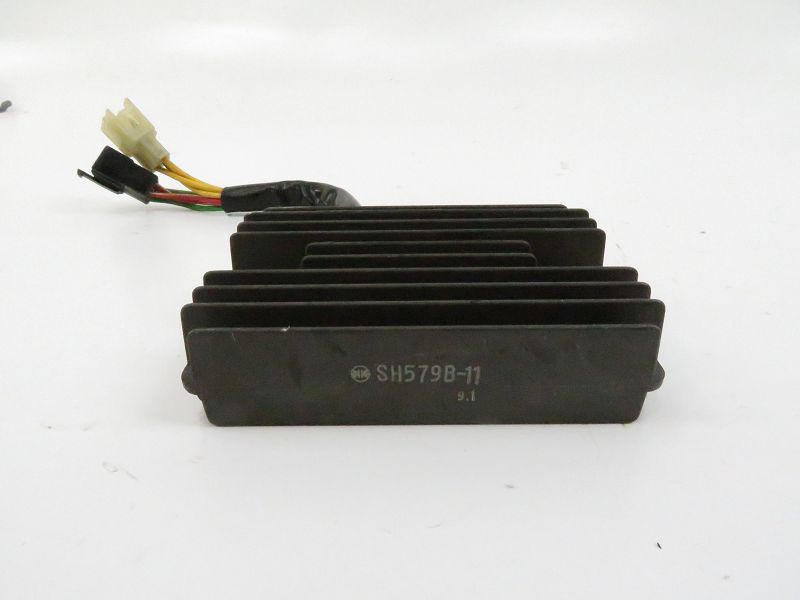 REGULATEUR DE TENSION
