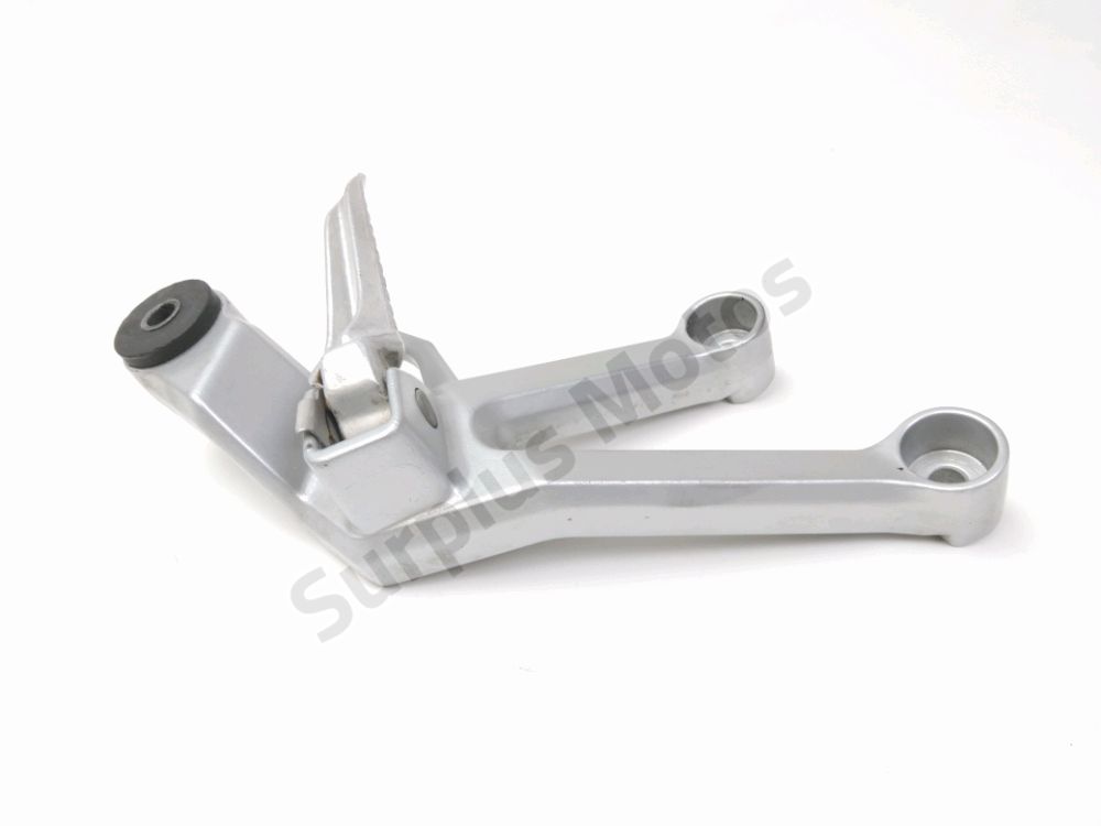 PLATINE ET REPOSE PIEDS ARRIERE DROIT