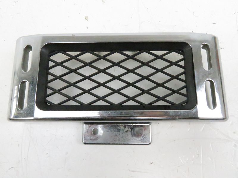 GRILLE DE RADIATEUR
