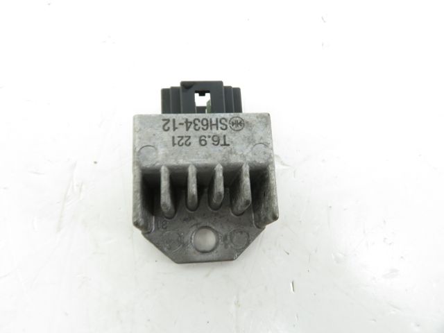 REGULATEUR DE TENSION
