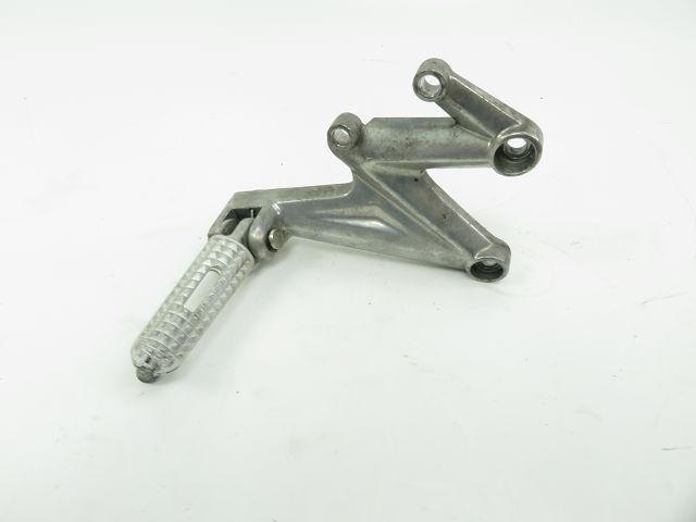 PLATINE AVANT DROITE