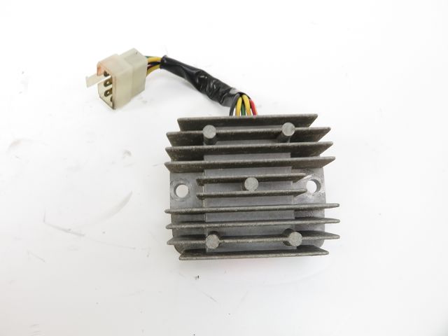 REGULATEUR DE TENSION