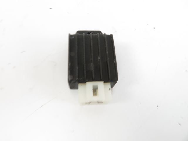 Regulateur de tension