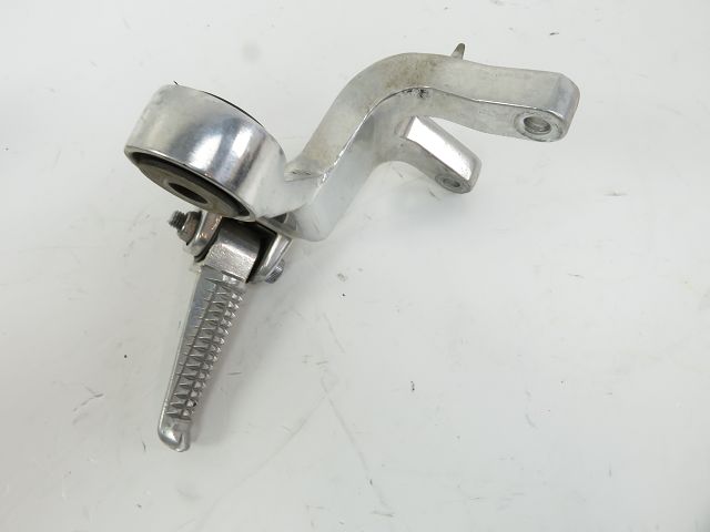 PLATINE ET REPOSE PIEDS ARRIERE DROIT