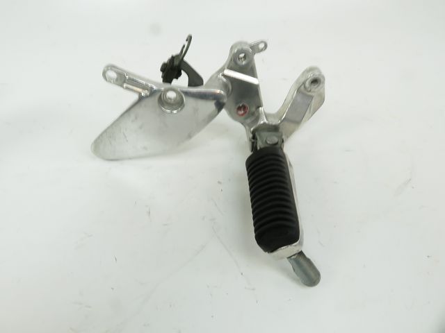 PLATINE AVANT DROITE