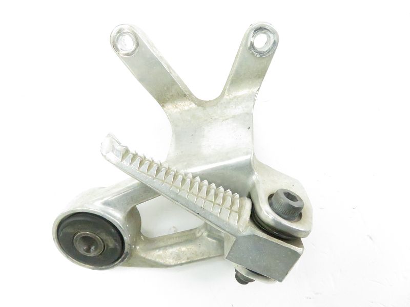 PLATINE ET REPOSE PIEDS ARRIERE DROIT