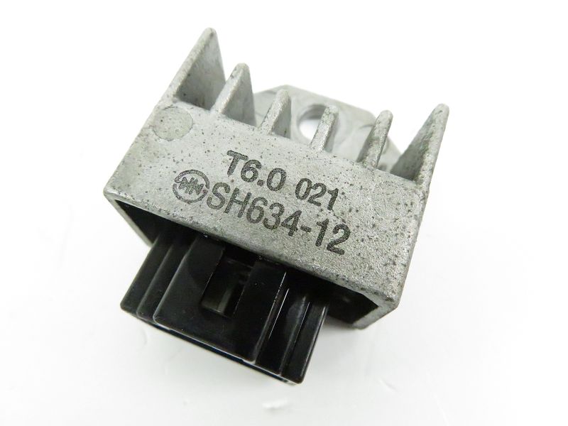 REGULATEUR DE TENSION