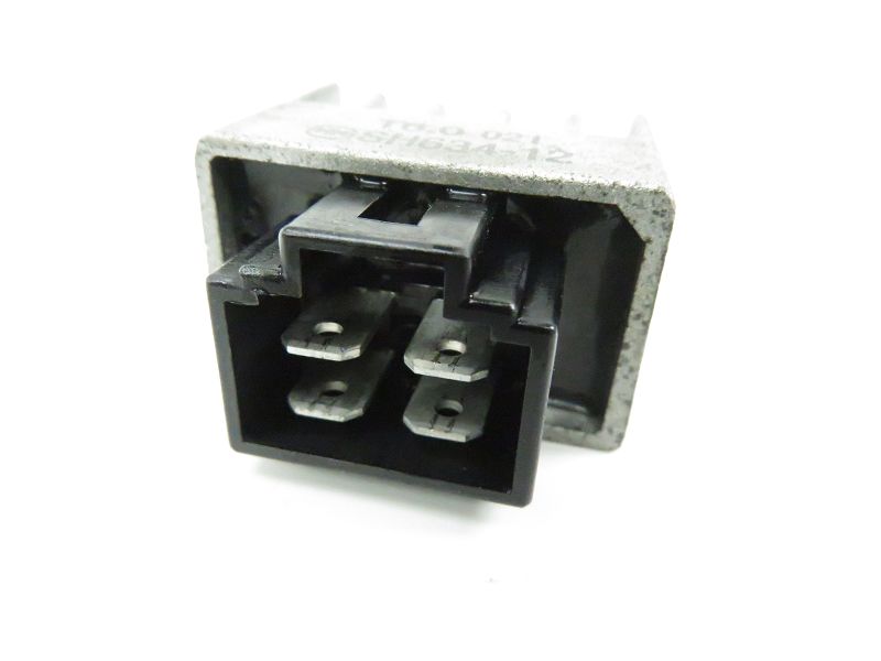 REGULATEUR DE TENSION